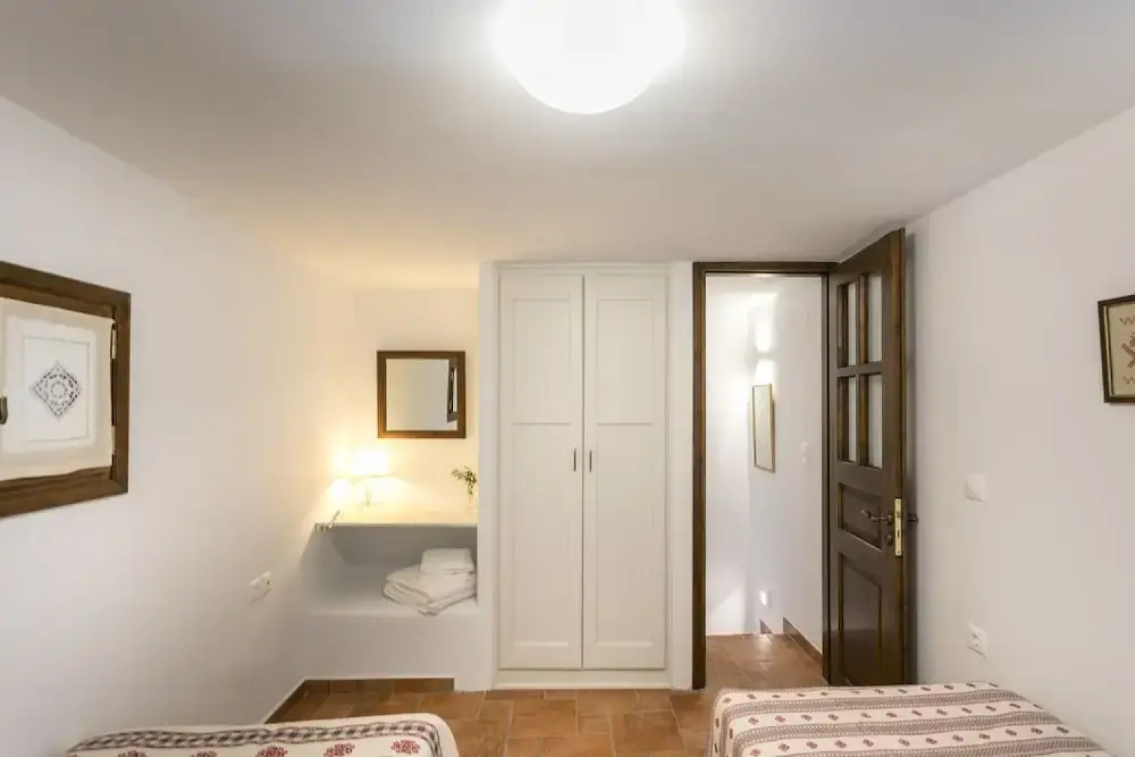 Traditional Inn Pirethron