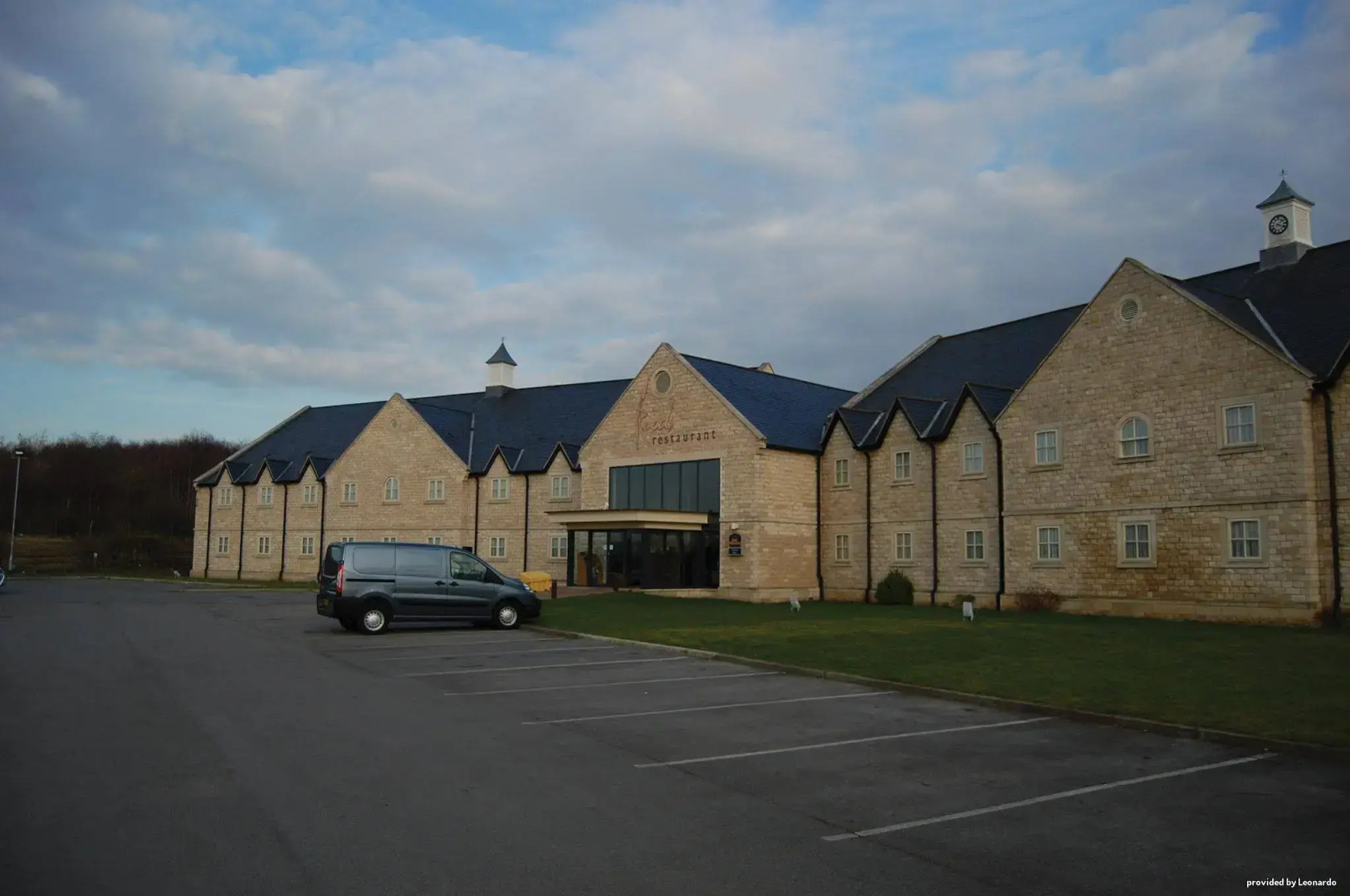 Best Western Plus Pastures Hotel
