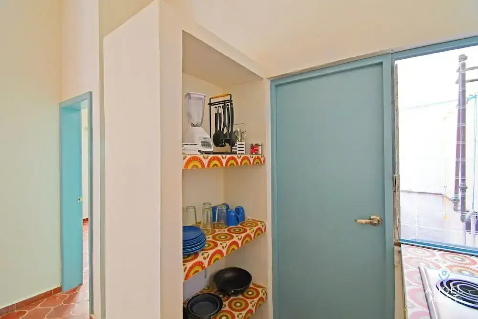 Colorful Zen APTs 2 Blocks to the Beach