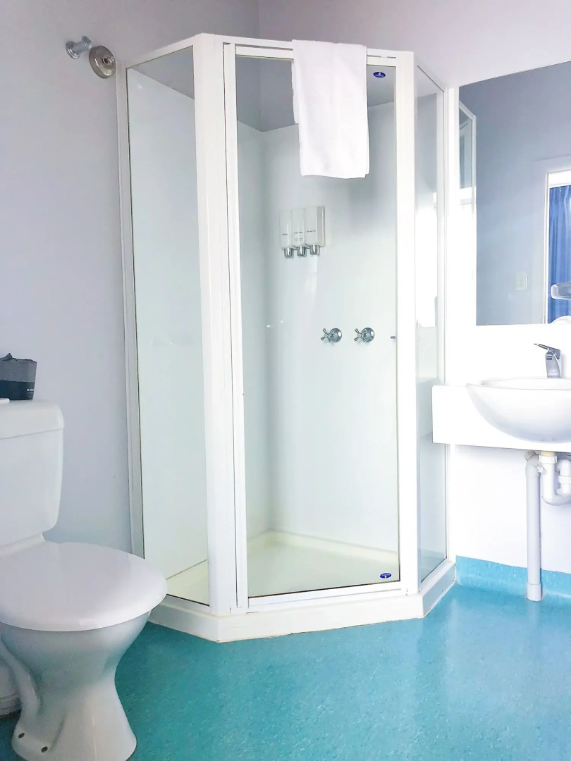 Waterfront Lodge Motel