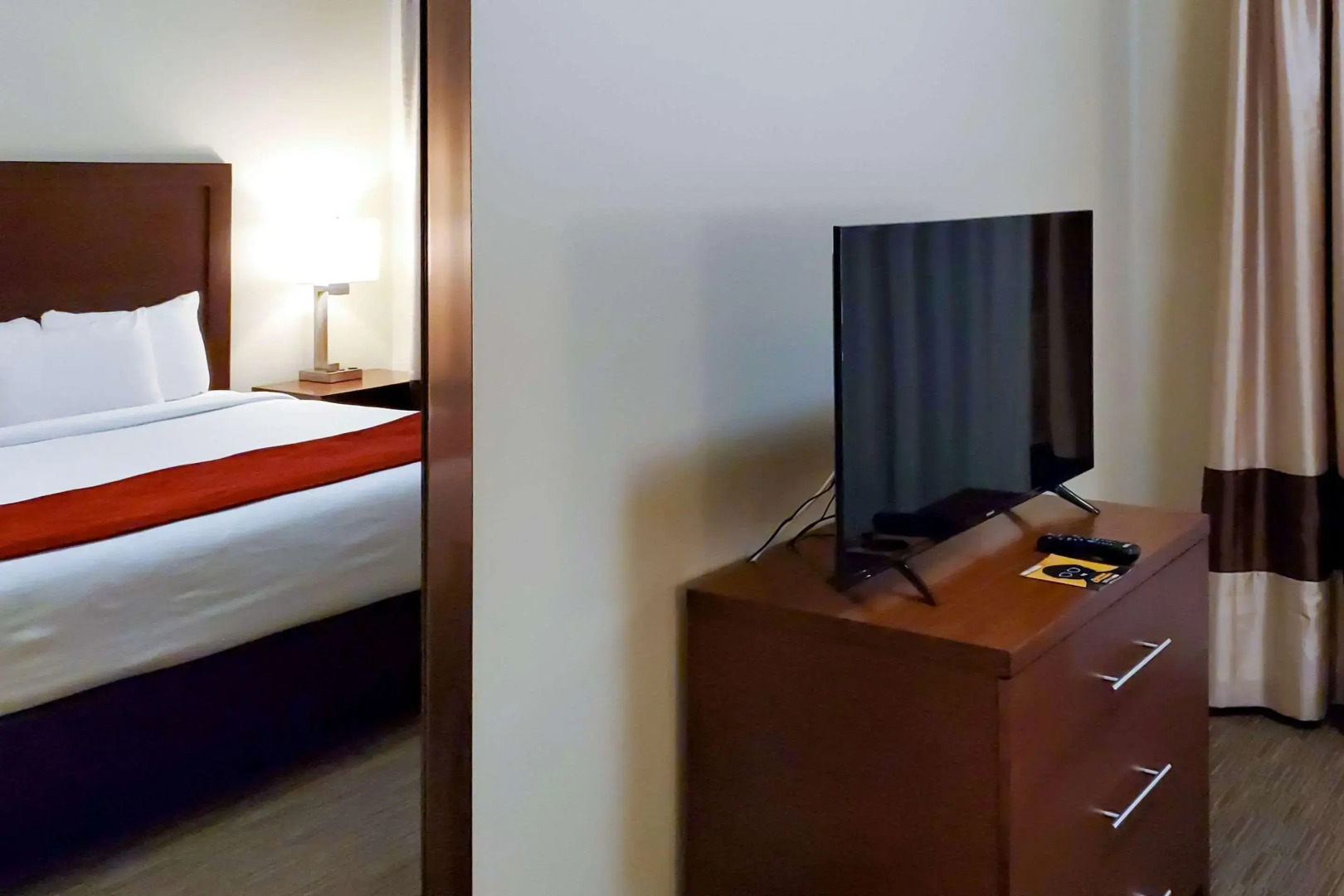 Comfort Inn & Suites Tempe Phoenix Sky Harbor Airport