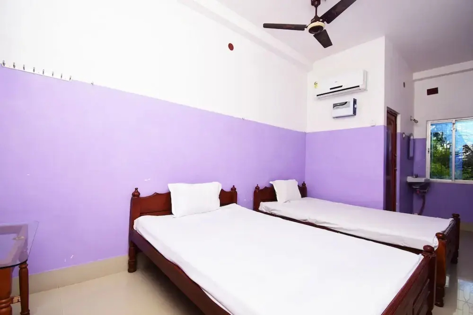 SPOT ON 43674 Apanjan Hotel