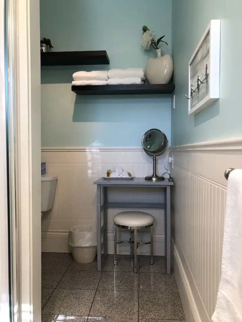 The Lake House Bed & Breakfast