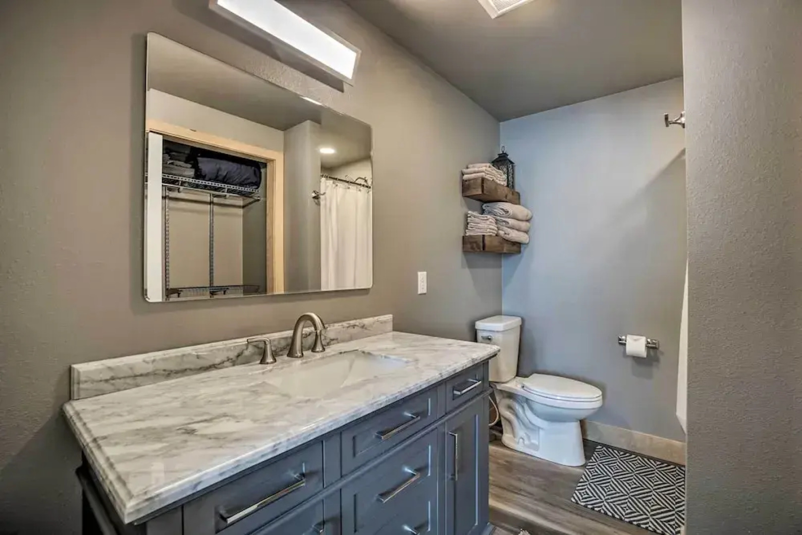 Spacious Saratoga Condo w/ Mountain Views!