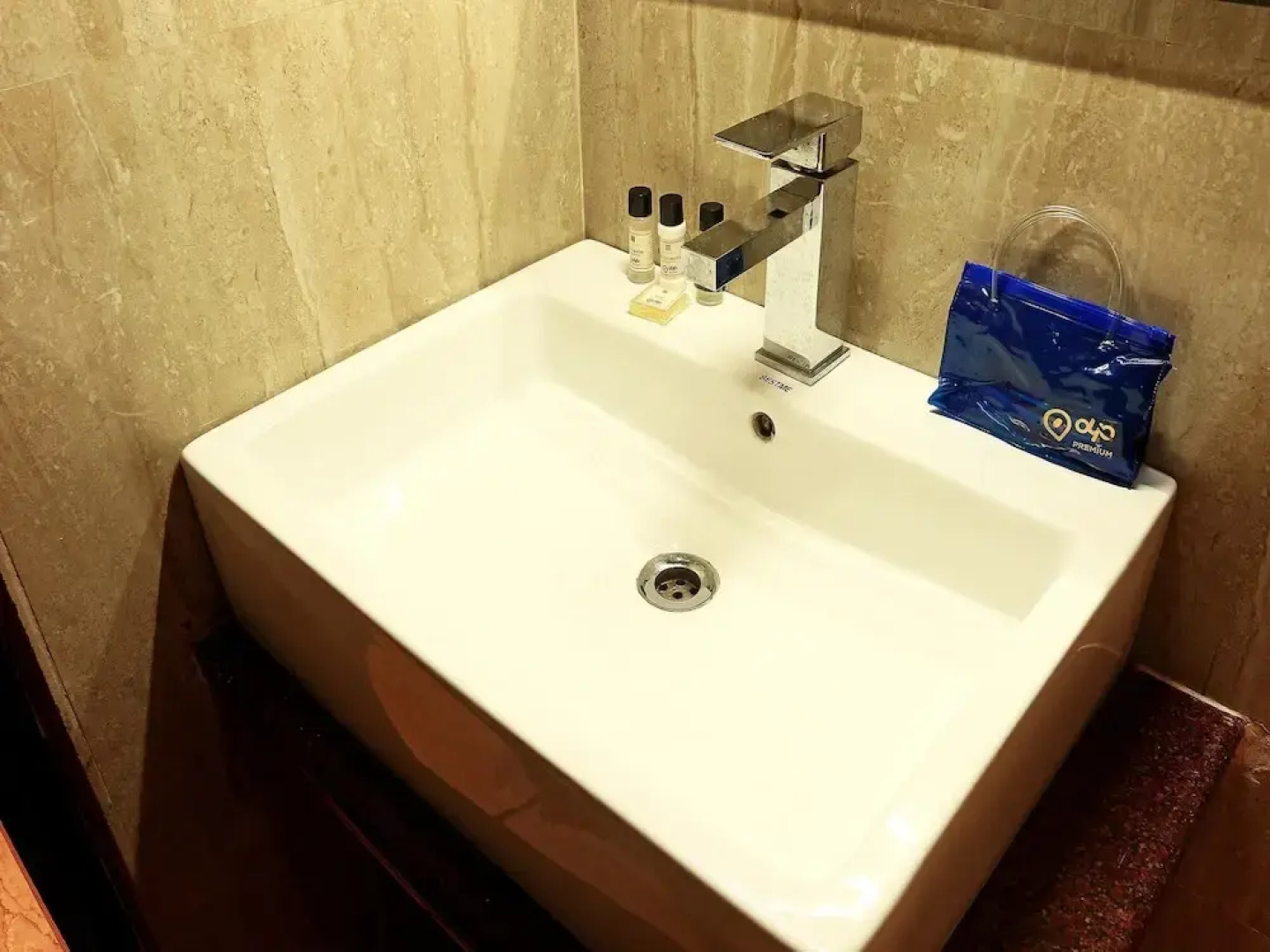 OYO Premium Airport Gate No 1