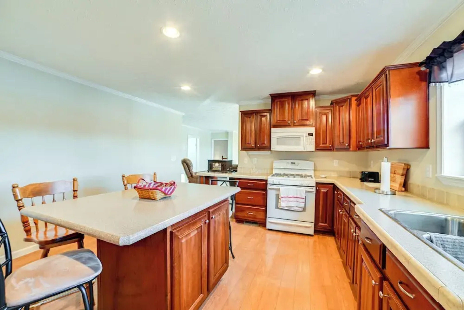 Walk to Ohio River: Golconda Home w/ Water Views!