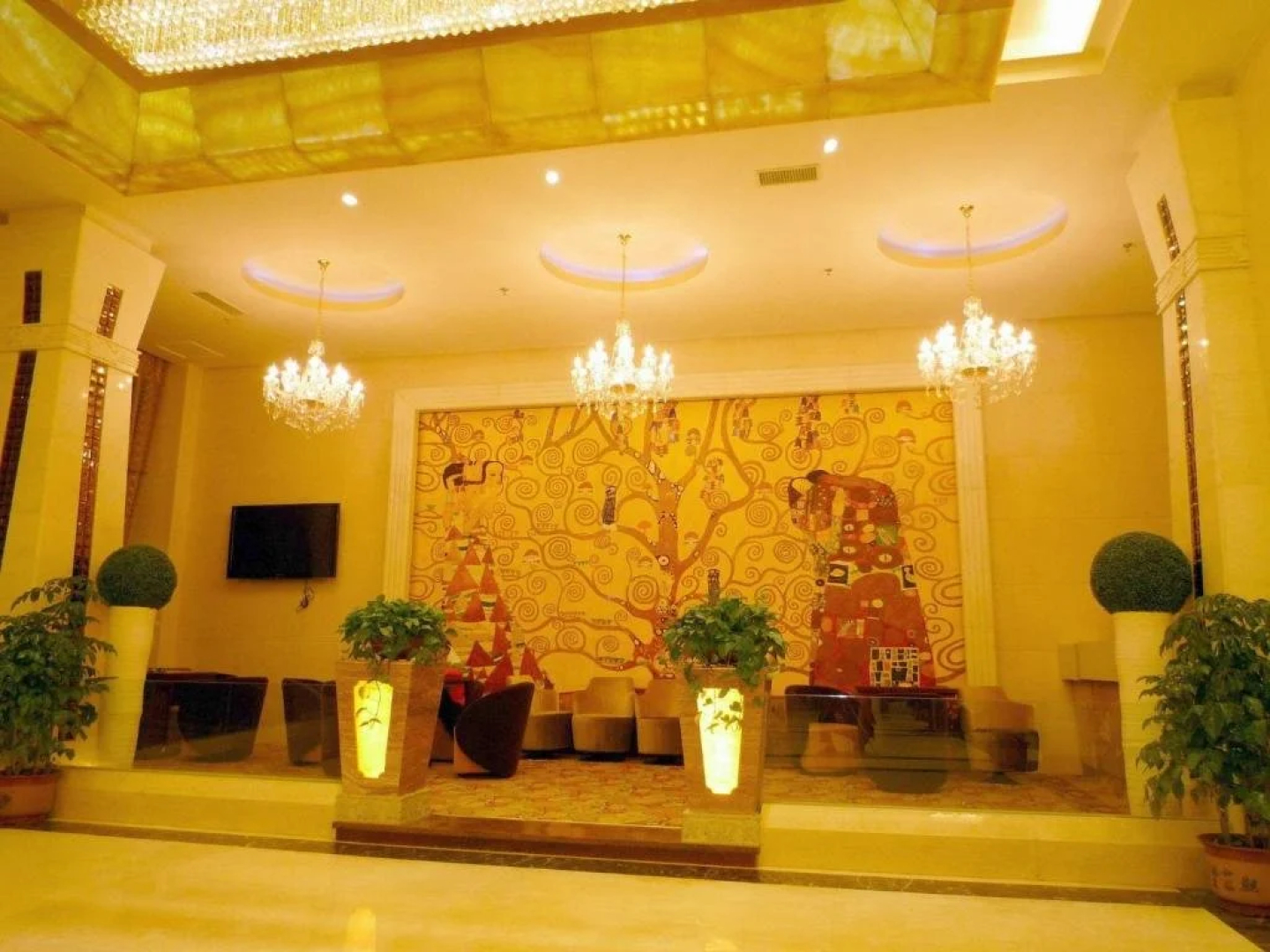 Dragon Hotel