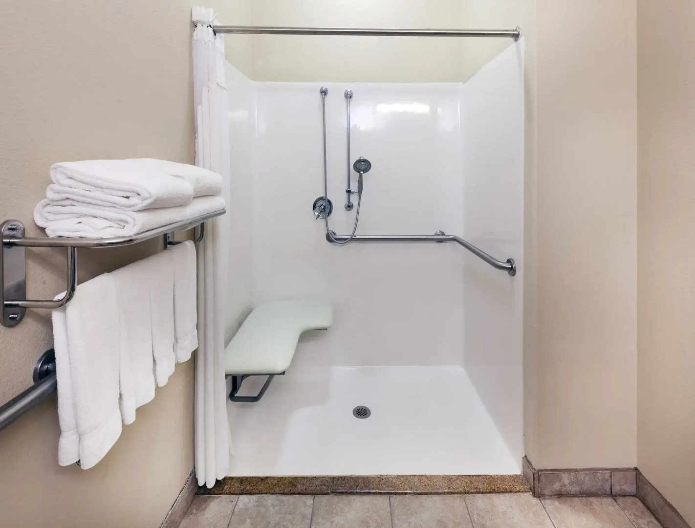 Holiday Inn Express Hotel & Suites Victoria by IHG