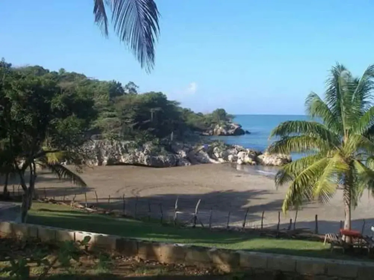 Rock Side Beach Villa