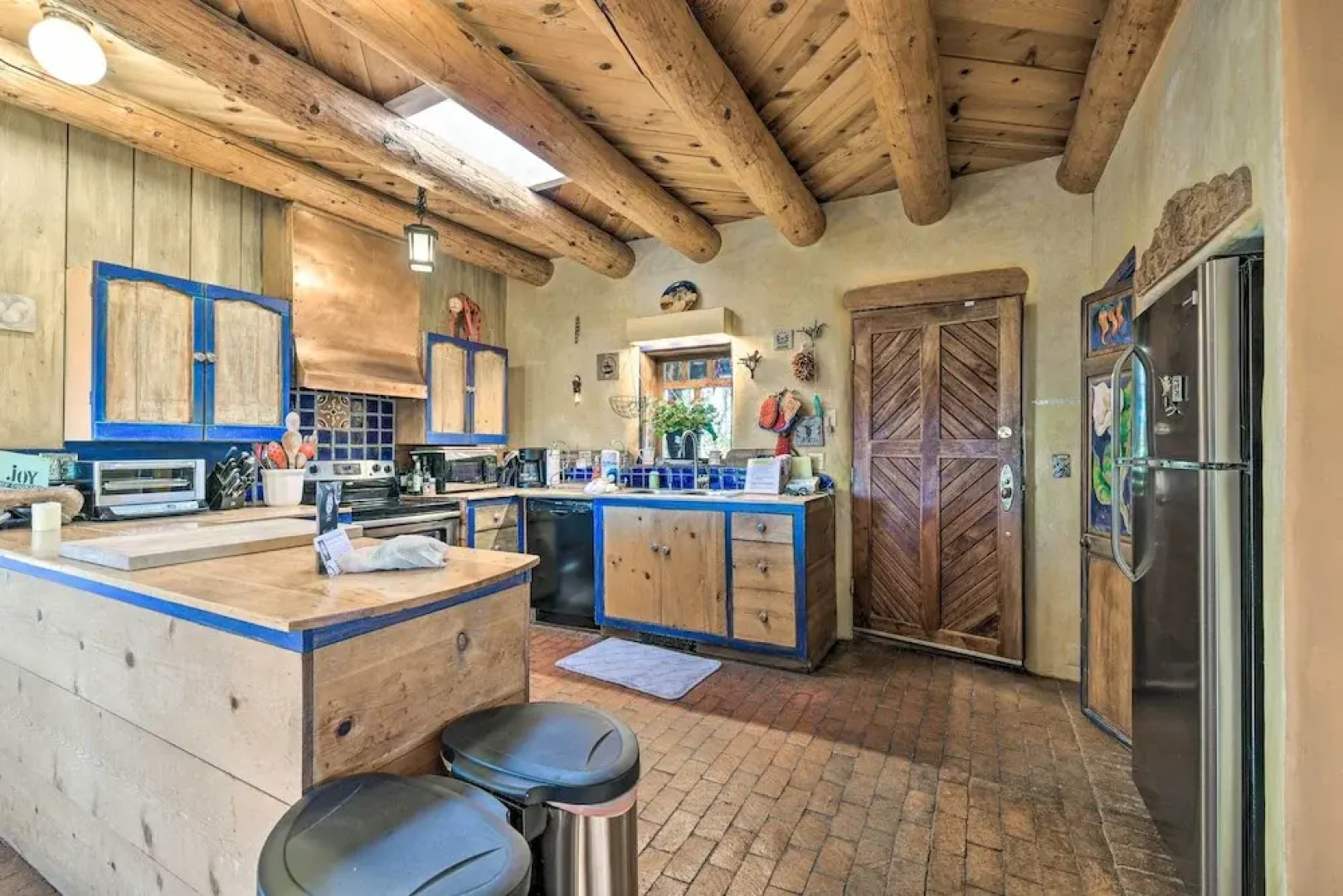 El Prado Home w/ Hot Tub, Panoramic Mtn Views
