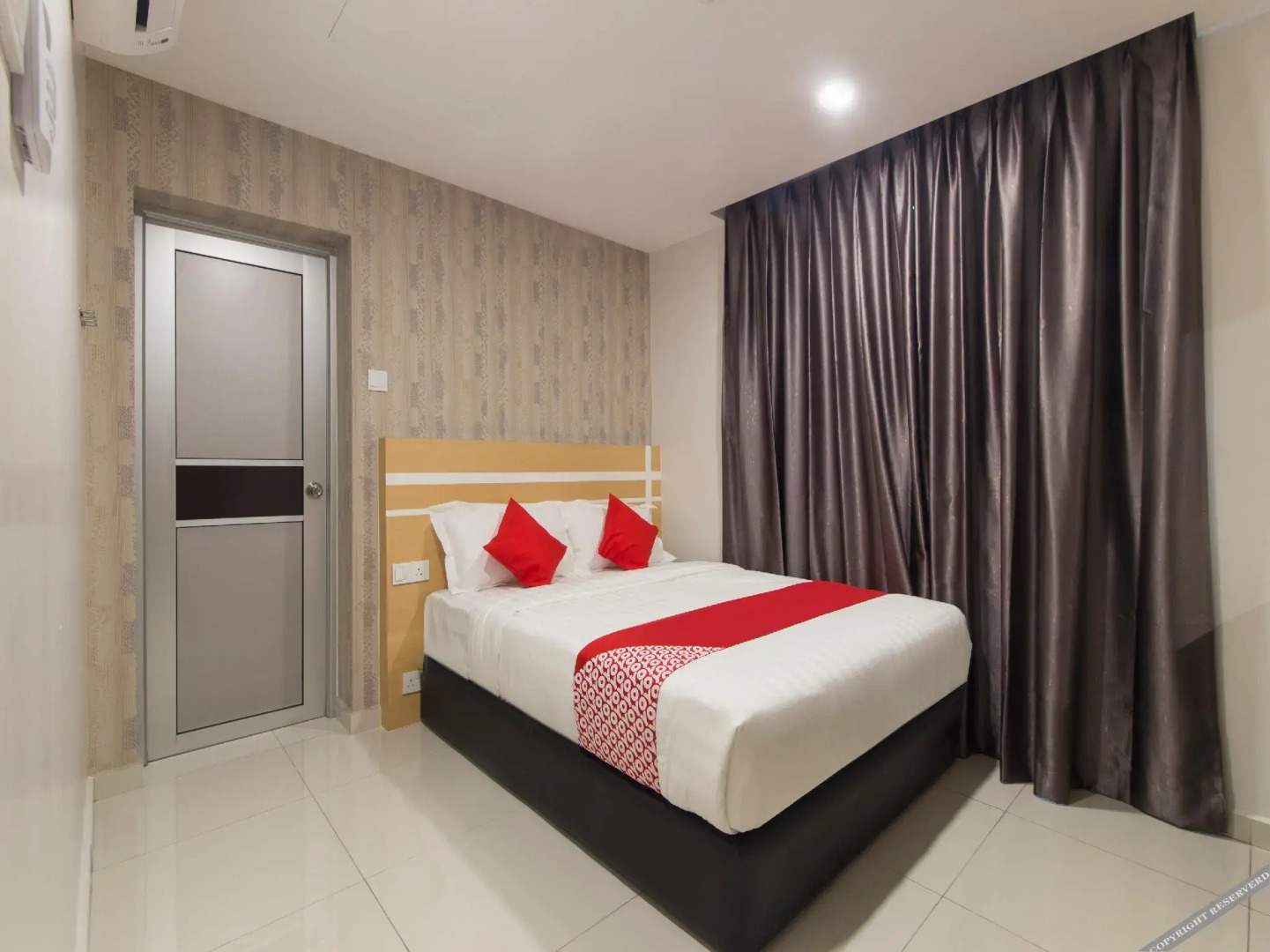 B&L Hotel by Oyo Rooms