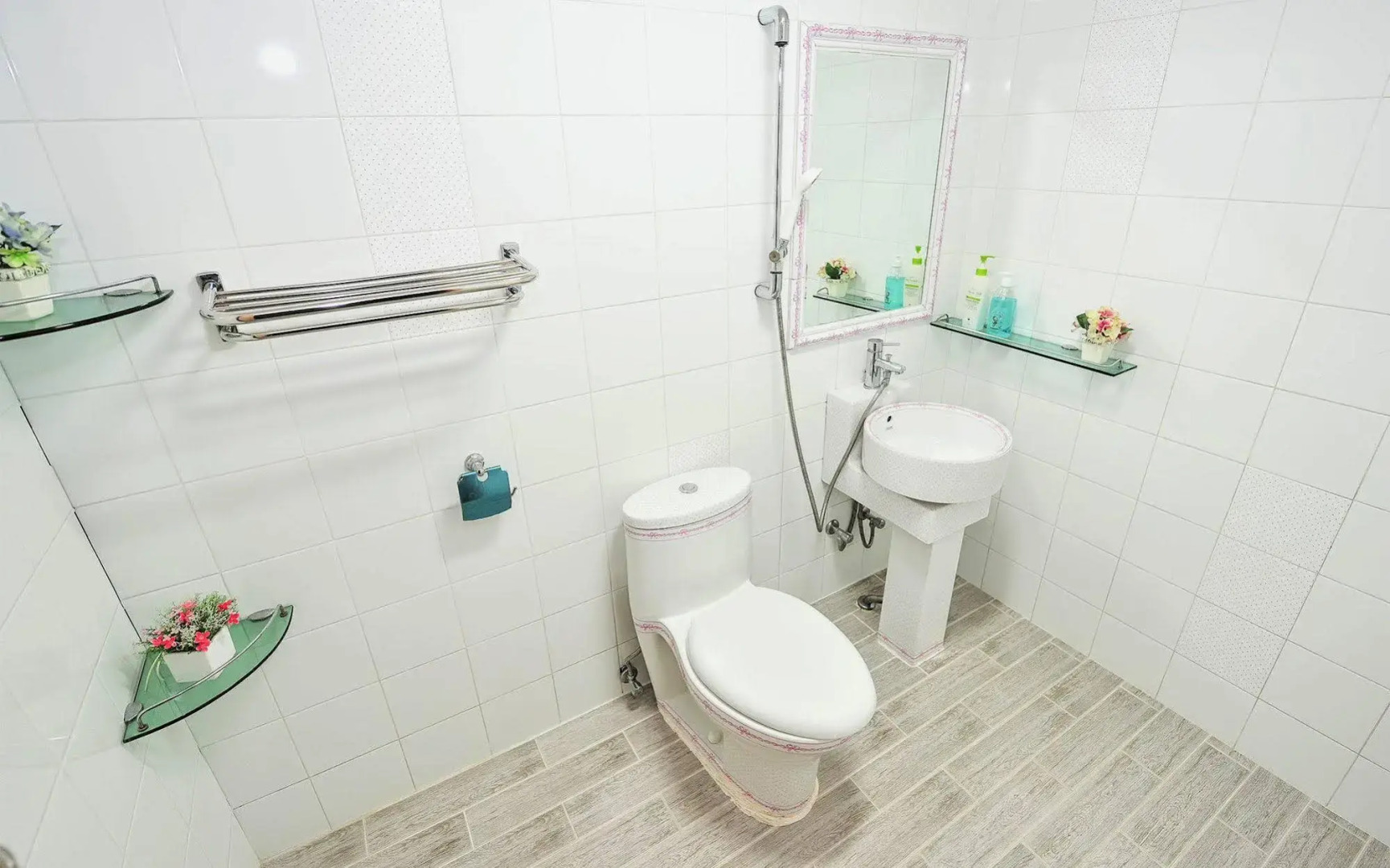 Sokcho Esher House Pension