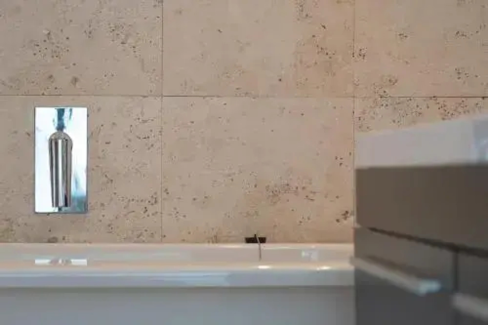 Room 122 @ The Nicol Hotel