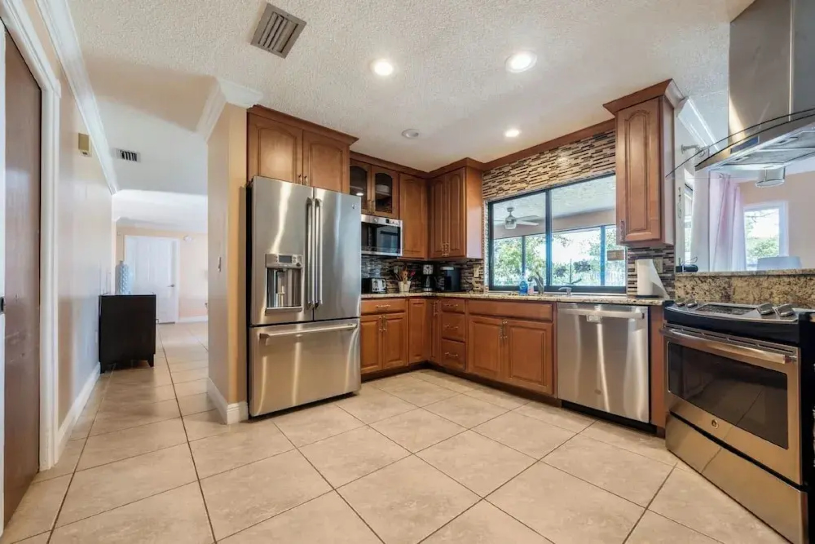 Renovated 3BR Dog Friendly Pond View W/D