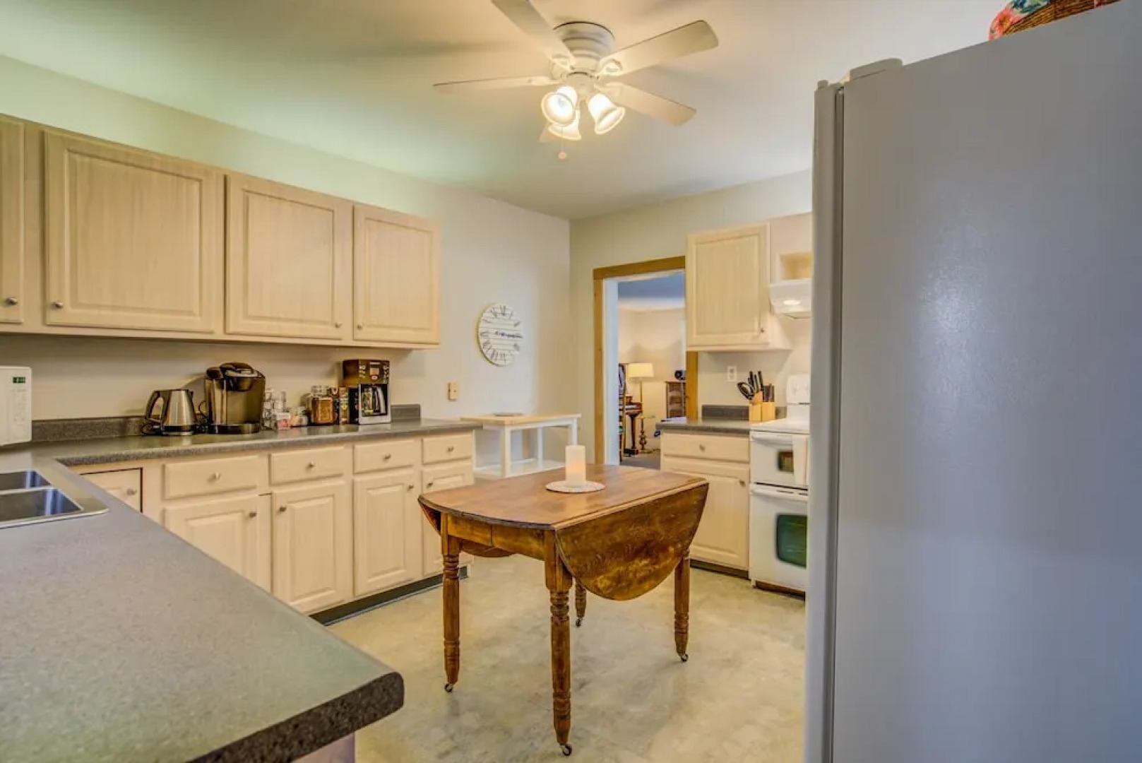 5brmonument Historic Charmminutes To Hiking