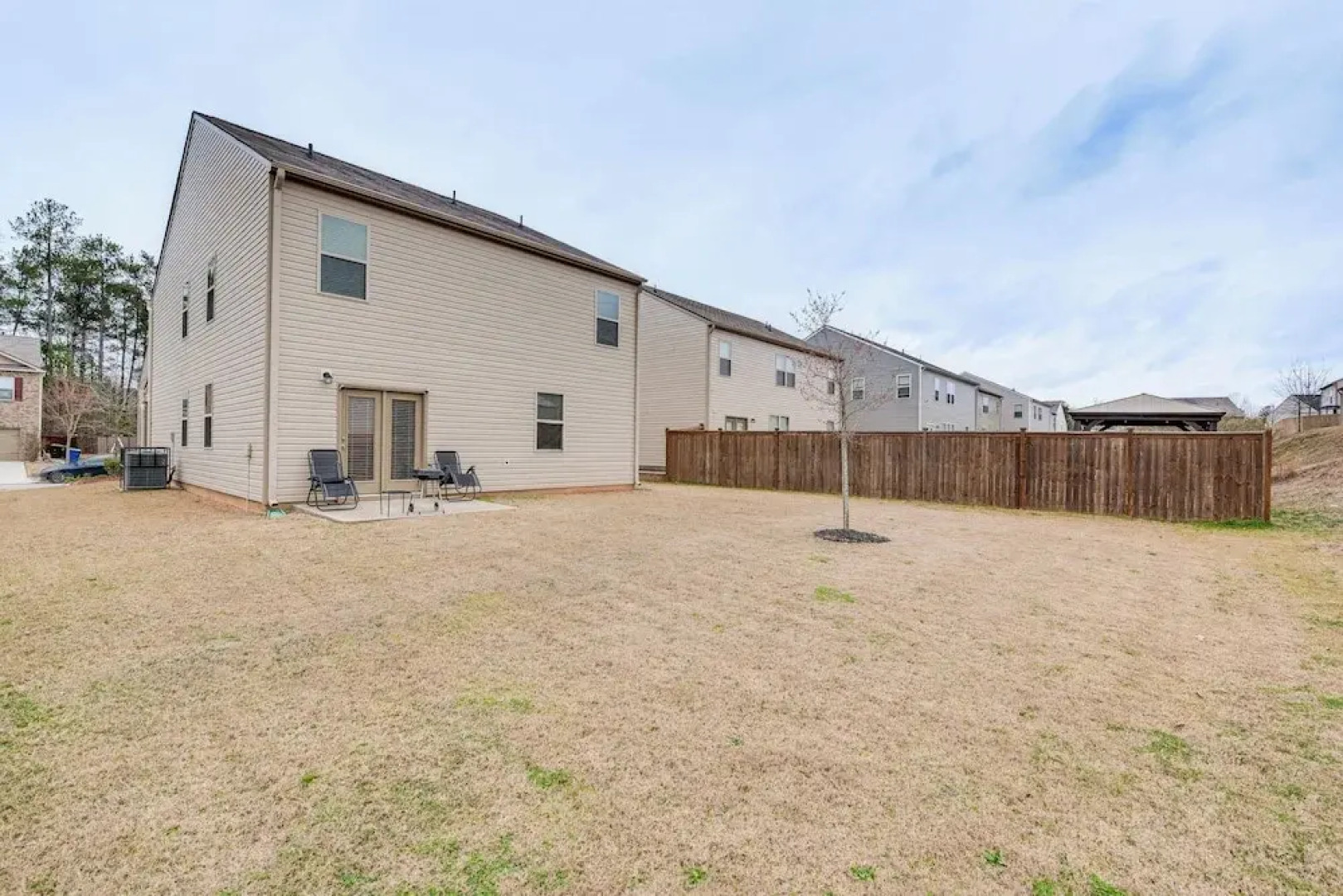 Spacious Atlanta Home w/ Yard & Charcoal Grill!