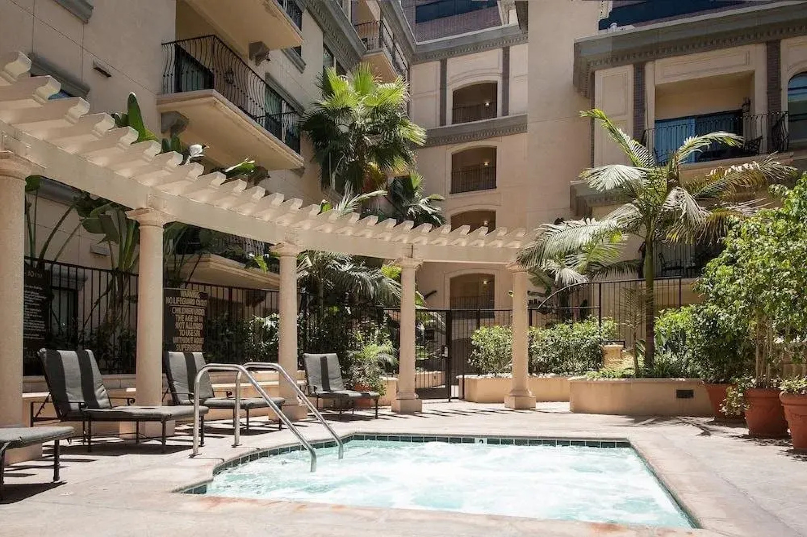 Sunshine Suites at 616 St. Paul