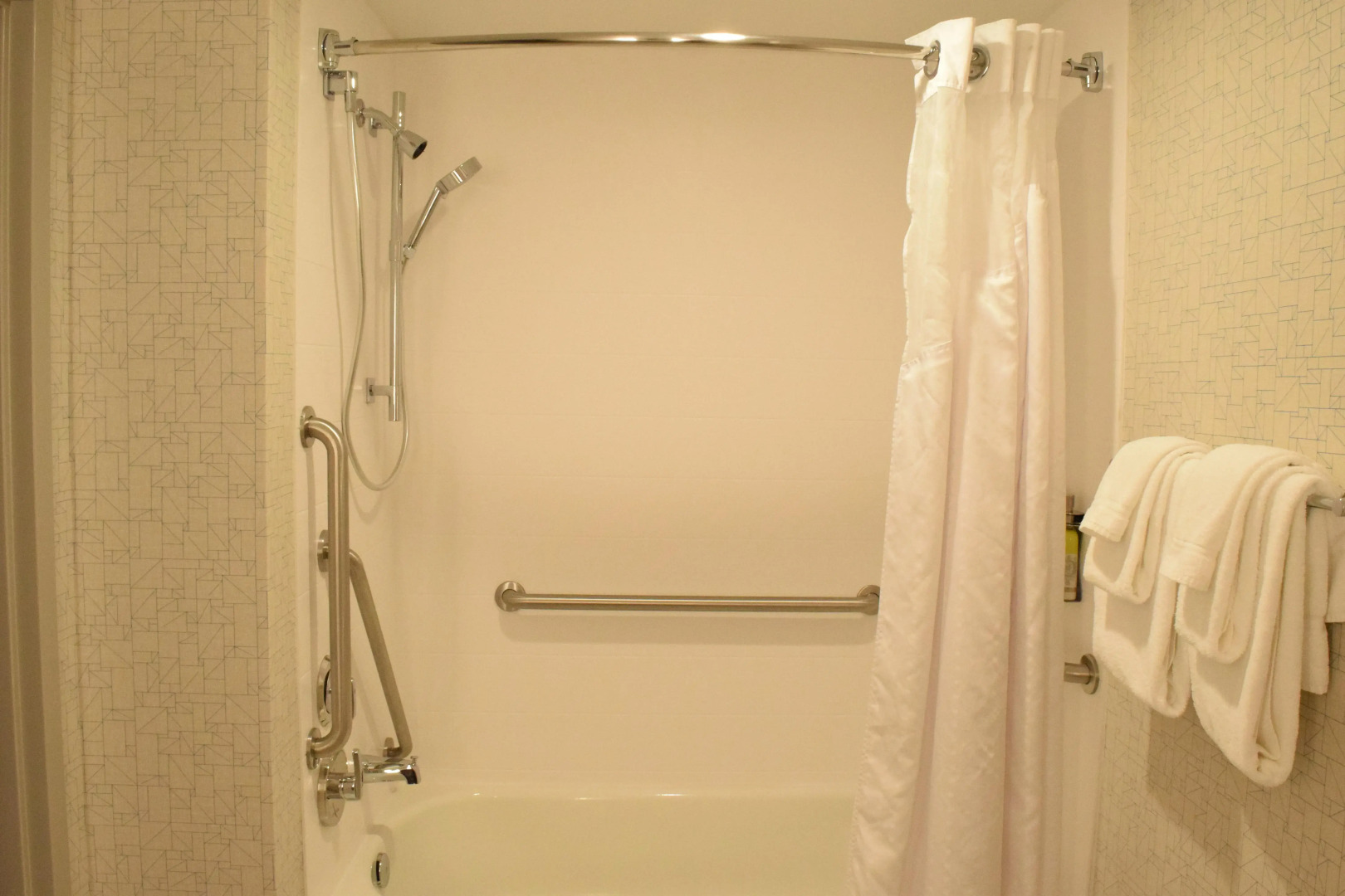 Holiday Inn Express & Suites Rochester Webster by IHG