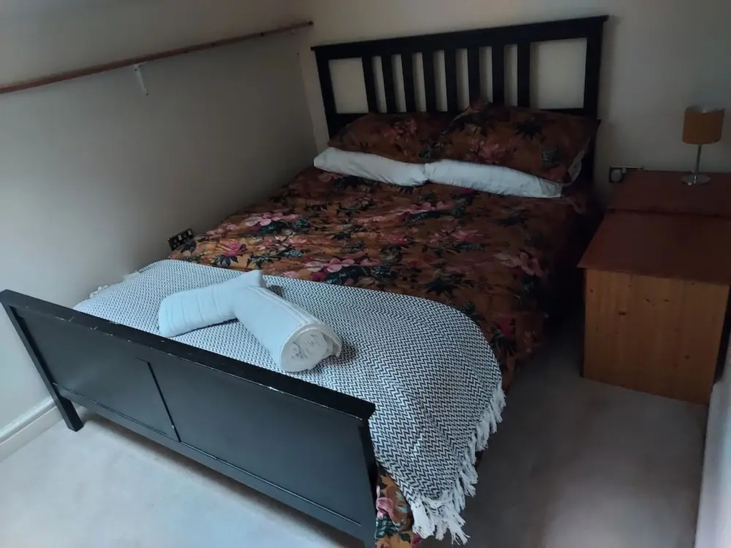 Malvern Cozy Apartment Retreat King bed & Sofa bed