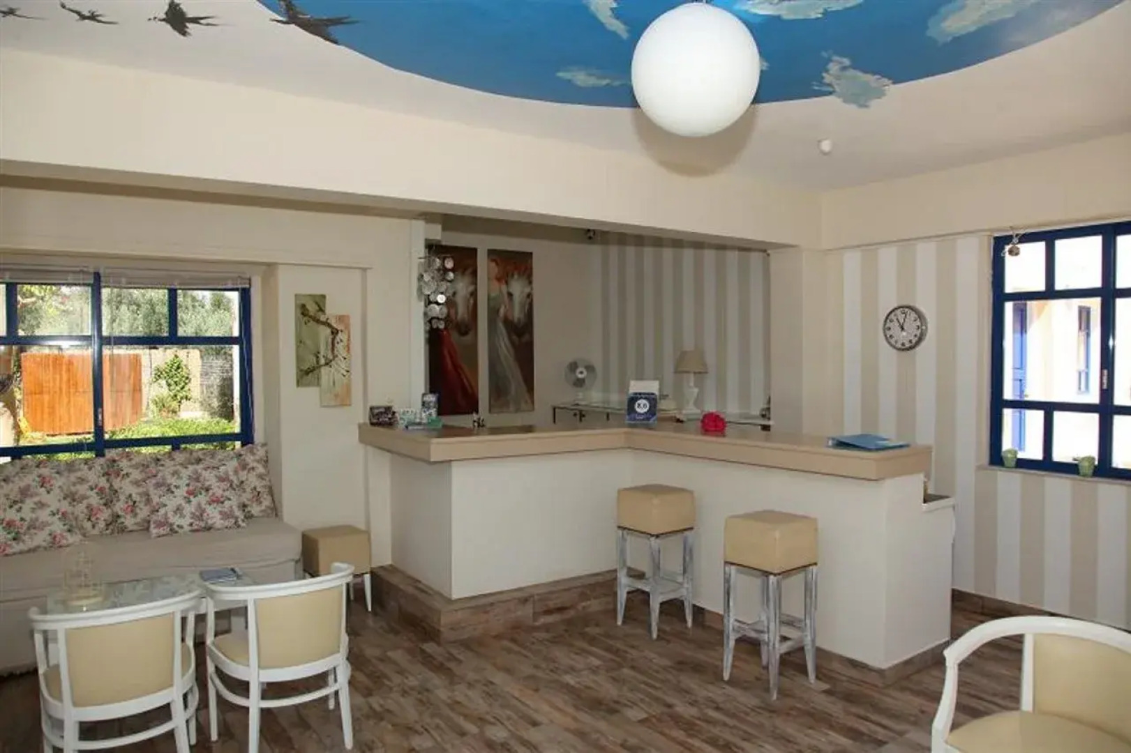 Blue Sky Apartments Malia