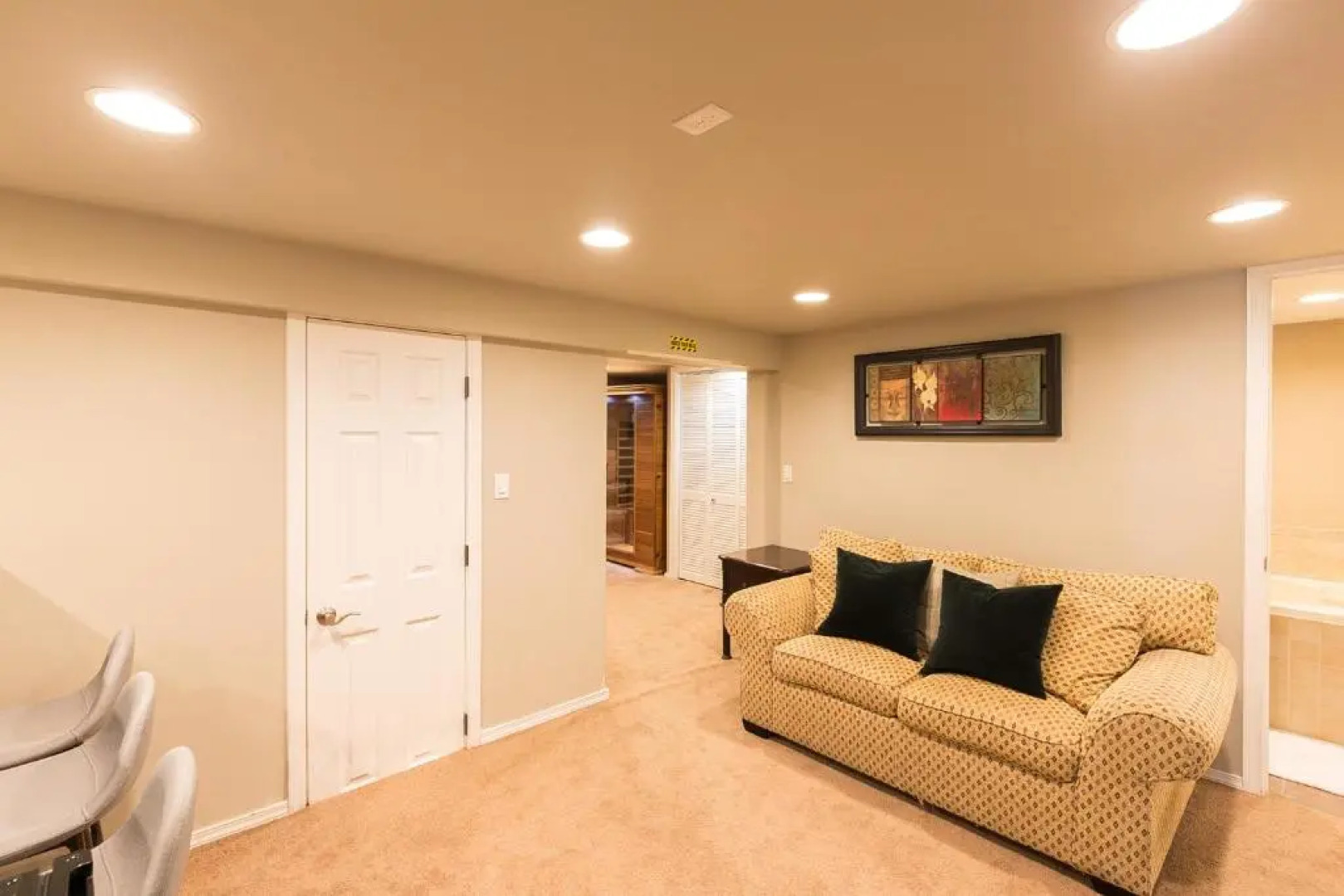 The Gray House in PA (central, 5BRs with Sauna)