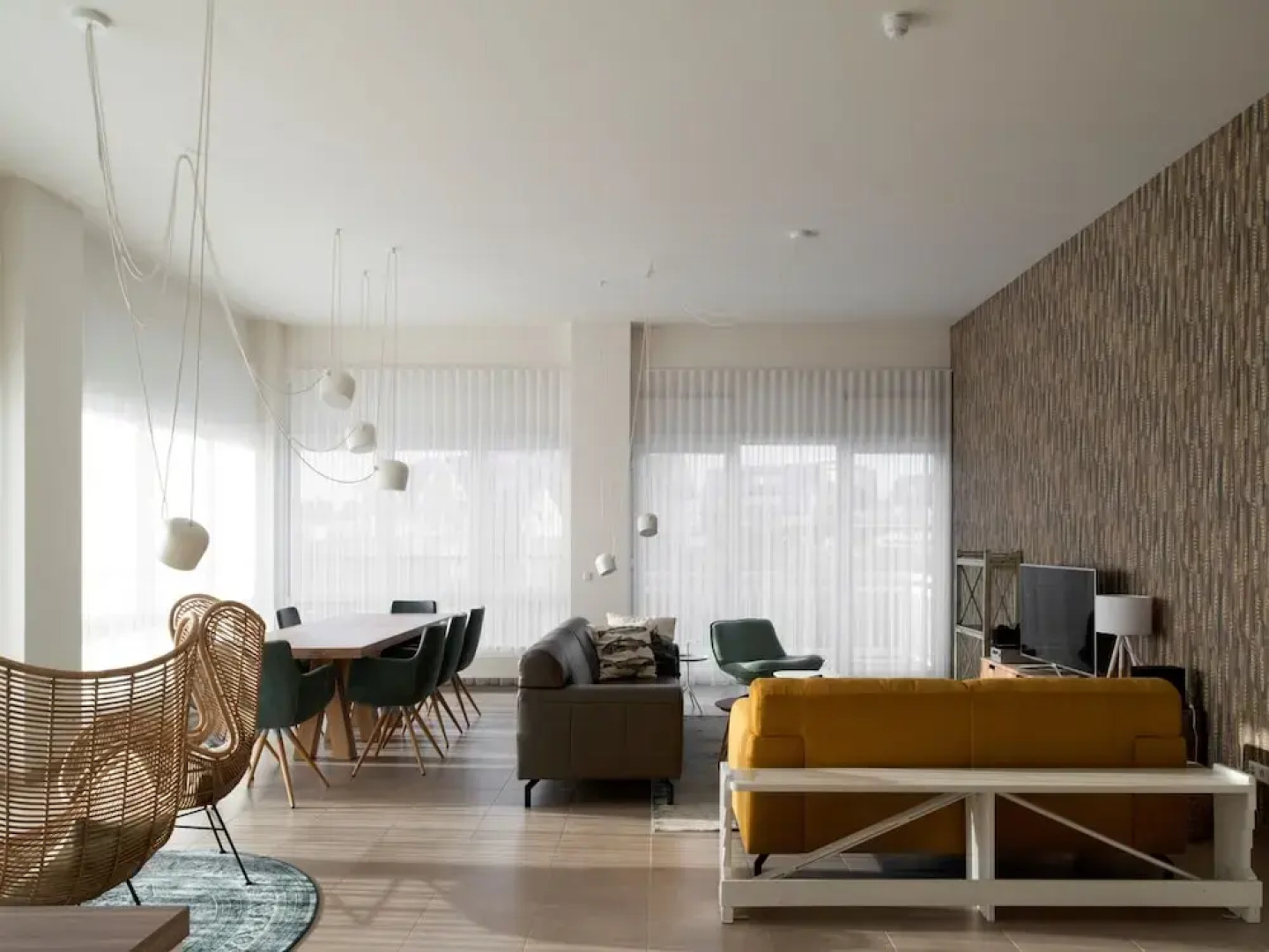 Luxurious Penthouse With 3 Bathrooms, Near the Sea