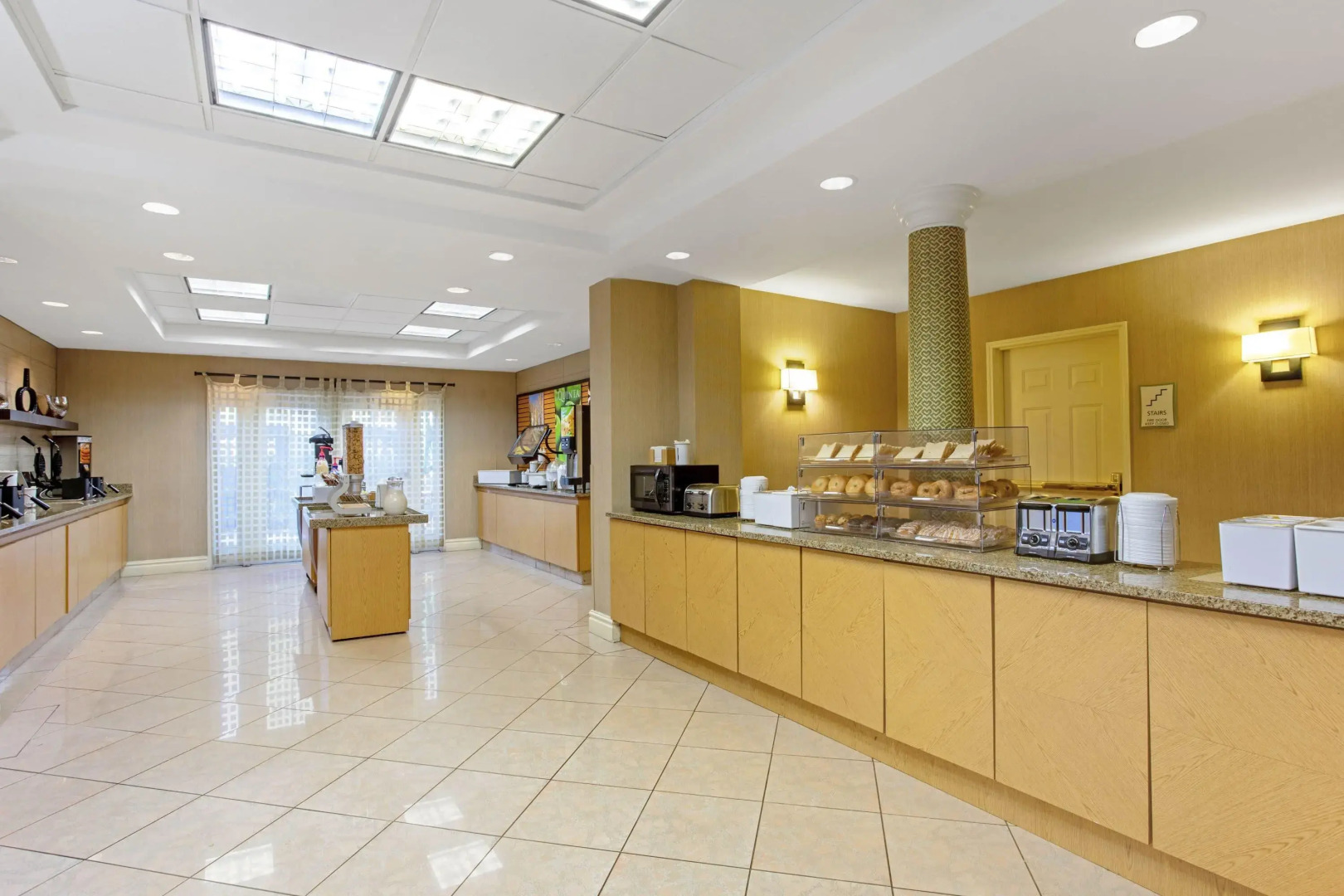 La Quinta Inn & Suites by Wyndham Orlando I Drive/Conv Ctr