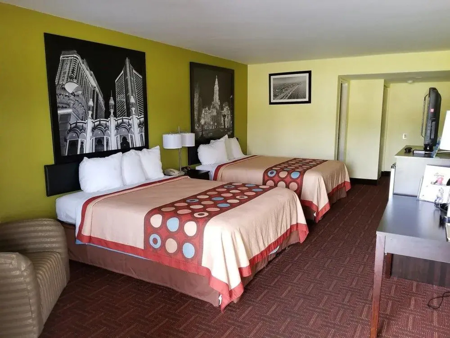 Super 8 by Wyndham Bellmawr NJ/Philadelphia PA Area