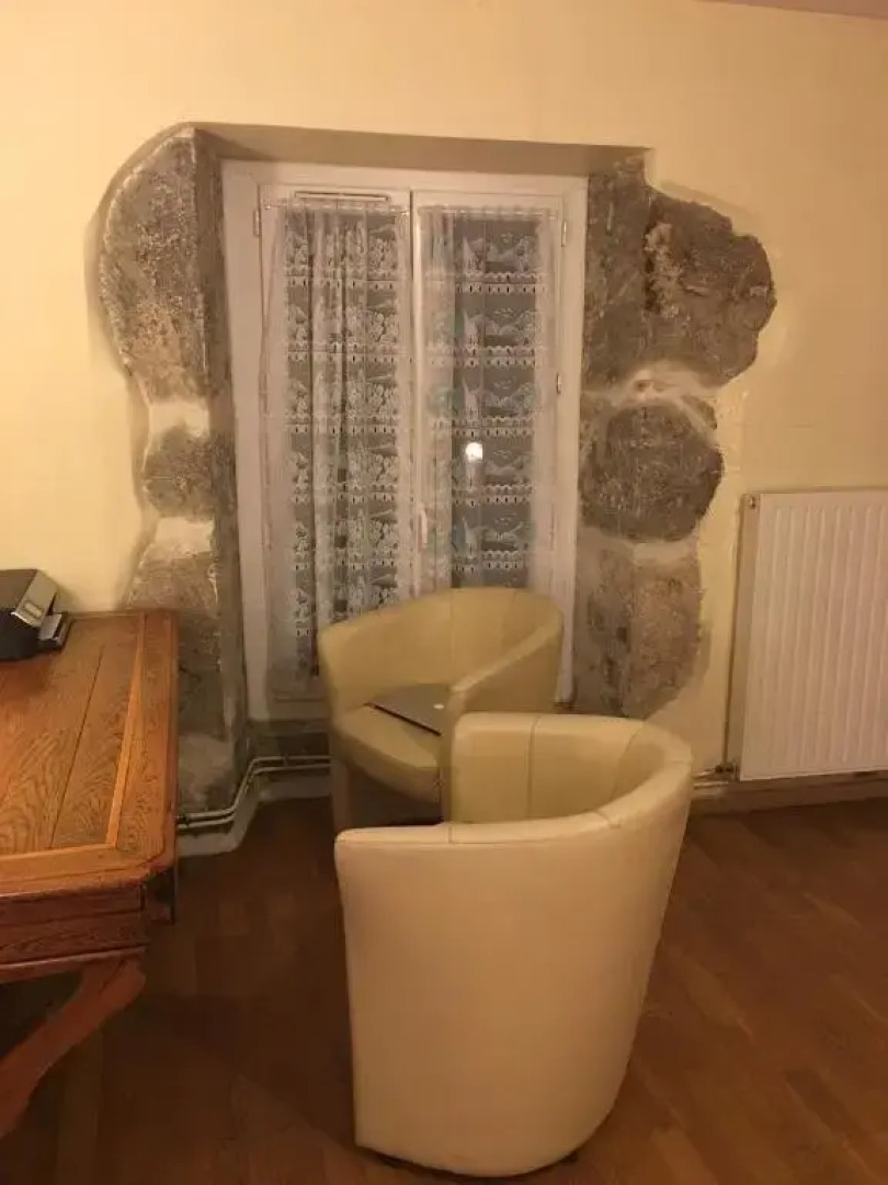 Vieux corps de ferme datant de 1675