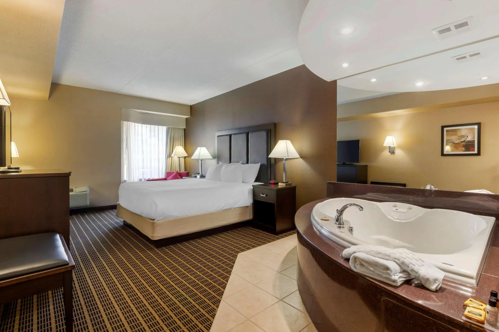 Best Western Plus Burlington Inn & Suites