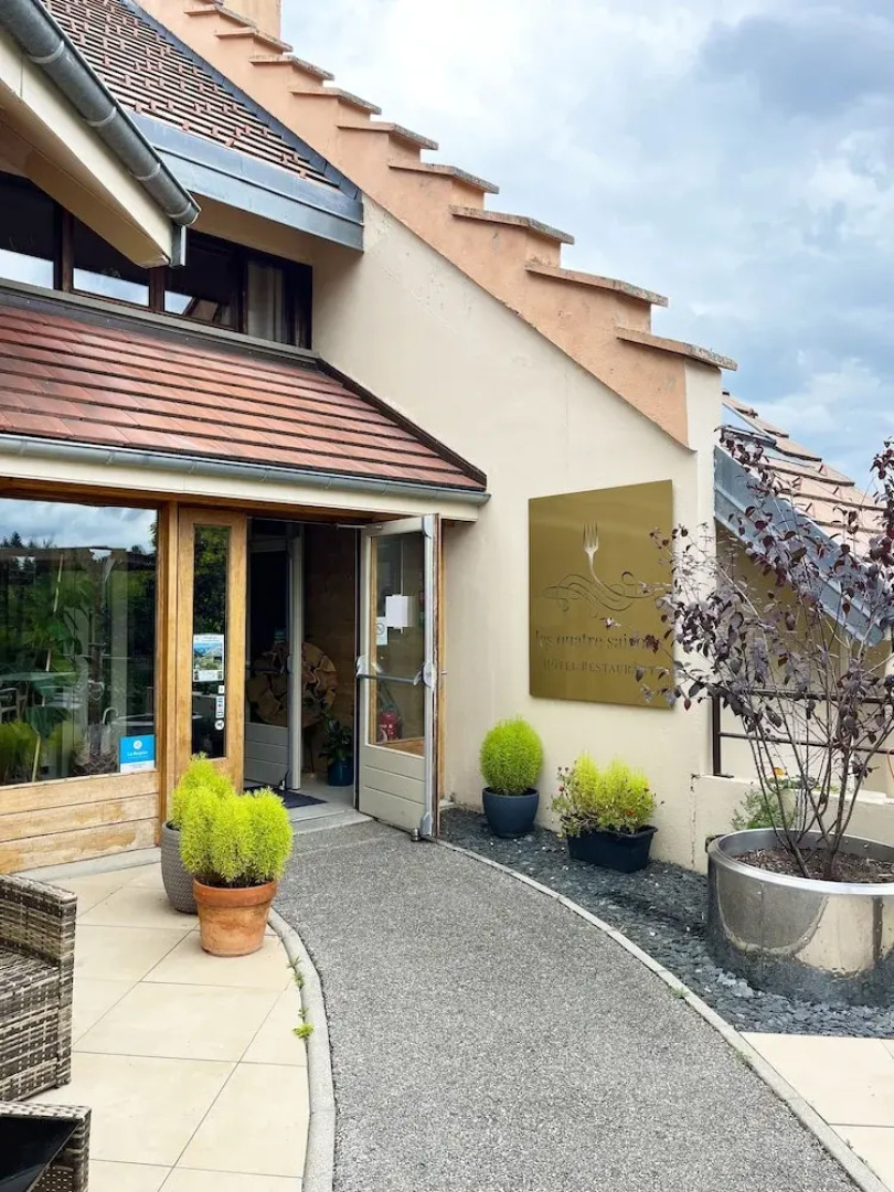 Hôtel Restaurant Les Quatre Saisons