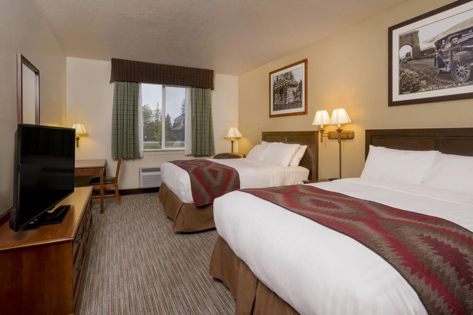 Yellowstone Park Hotel