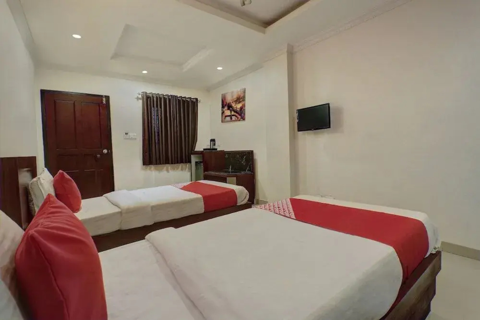 OYO 26743 Emirates Regency