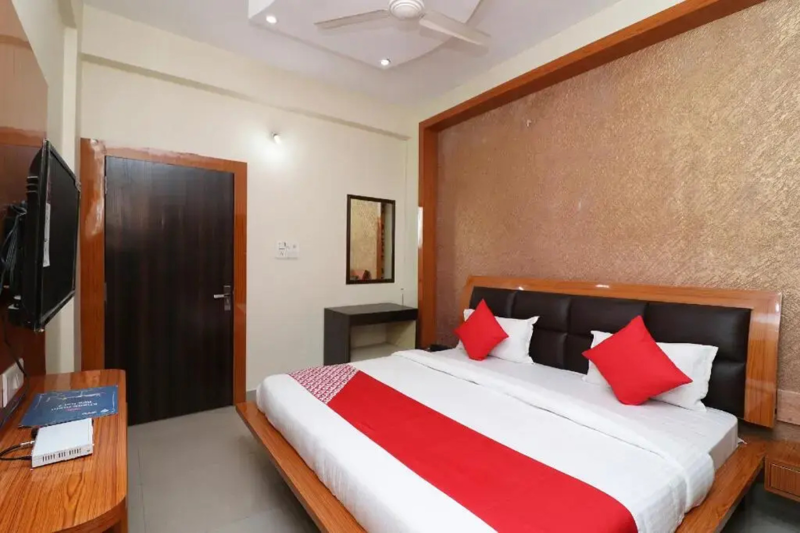 Hotel Shubhkamna by OYO Rooms