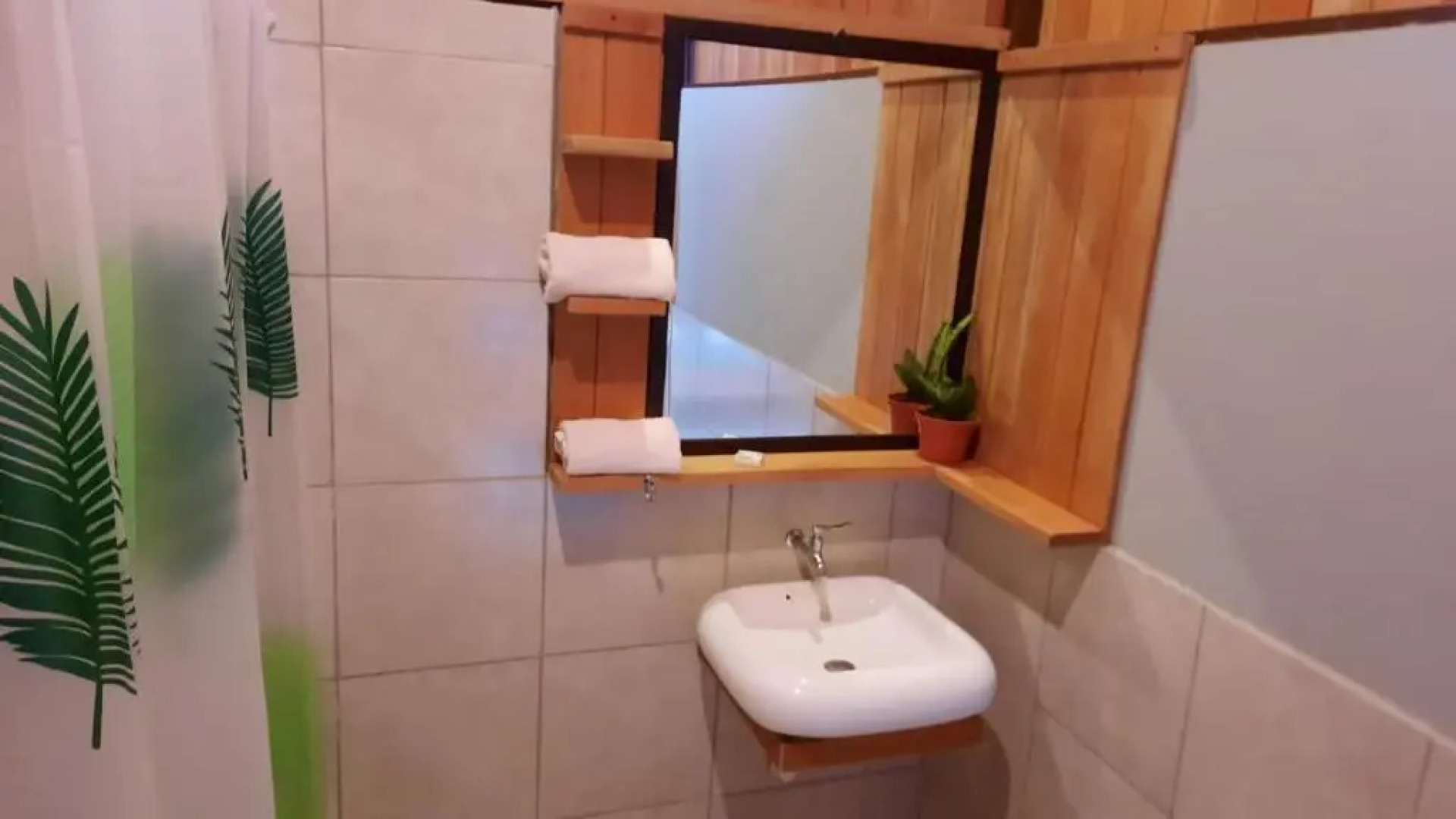 Cabañas Bajo Bosque Drake