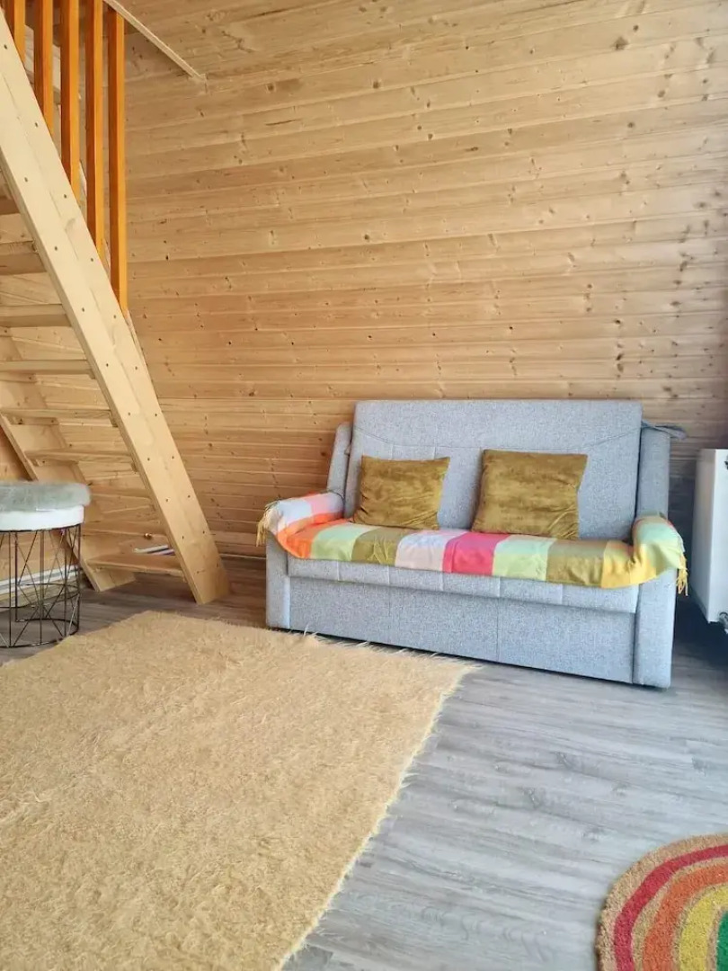 Bucovina-a-framehouse-hottub-fireplace-patio-wifi