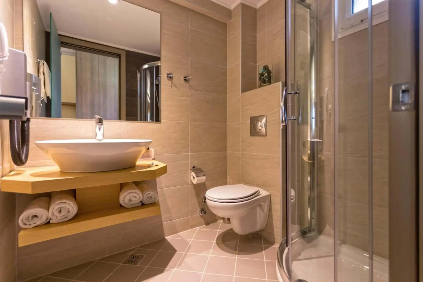 Lagomandra Hotel and Spa