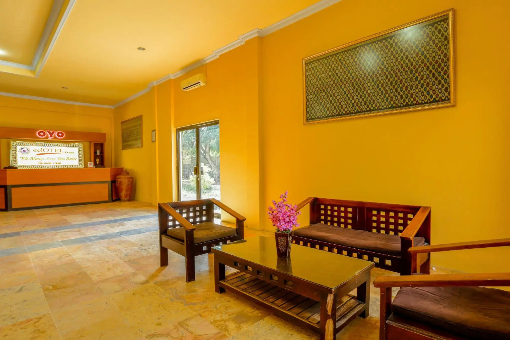 OYO 1732 Edotel Praya Syariah