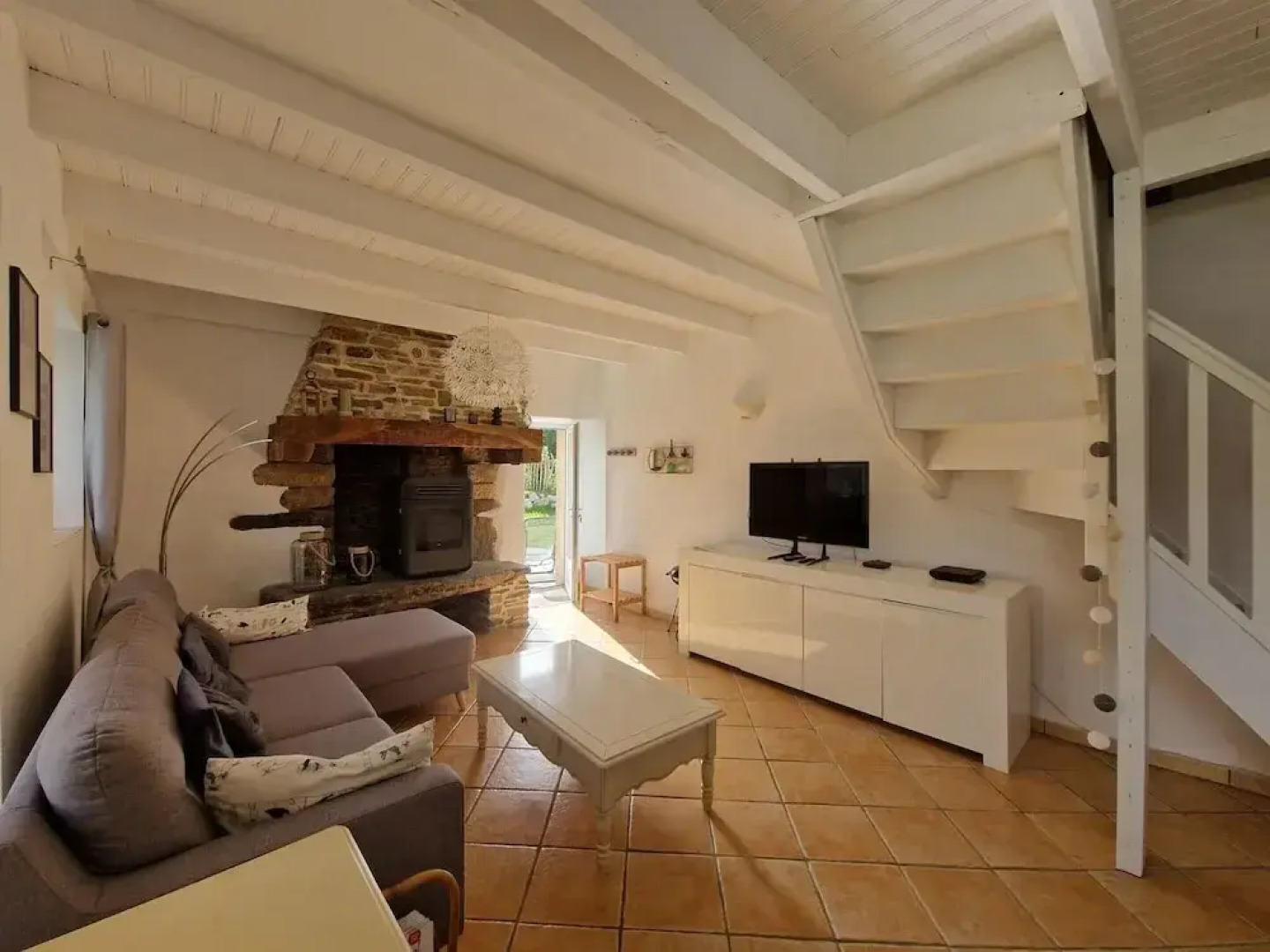 Countryside Holiday Home Near the Beach