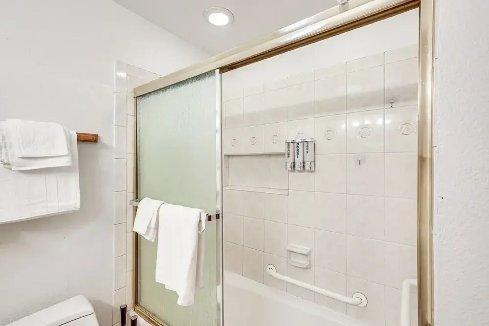 Peaceful Gresham Home w/ Grill: 2 Mi to Downtown