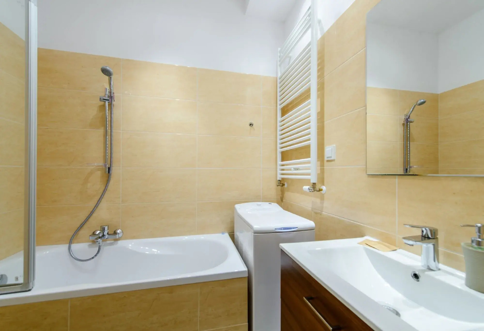 Warsaw Design Apartments