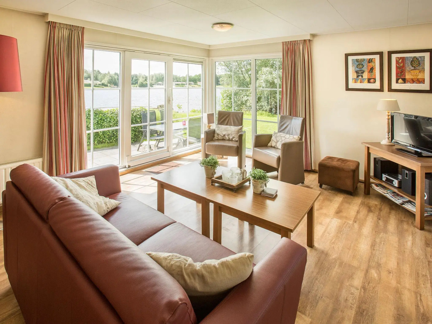 Comfortable chalet with AC and steam shower, in green Twente