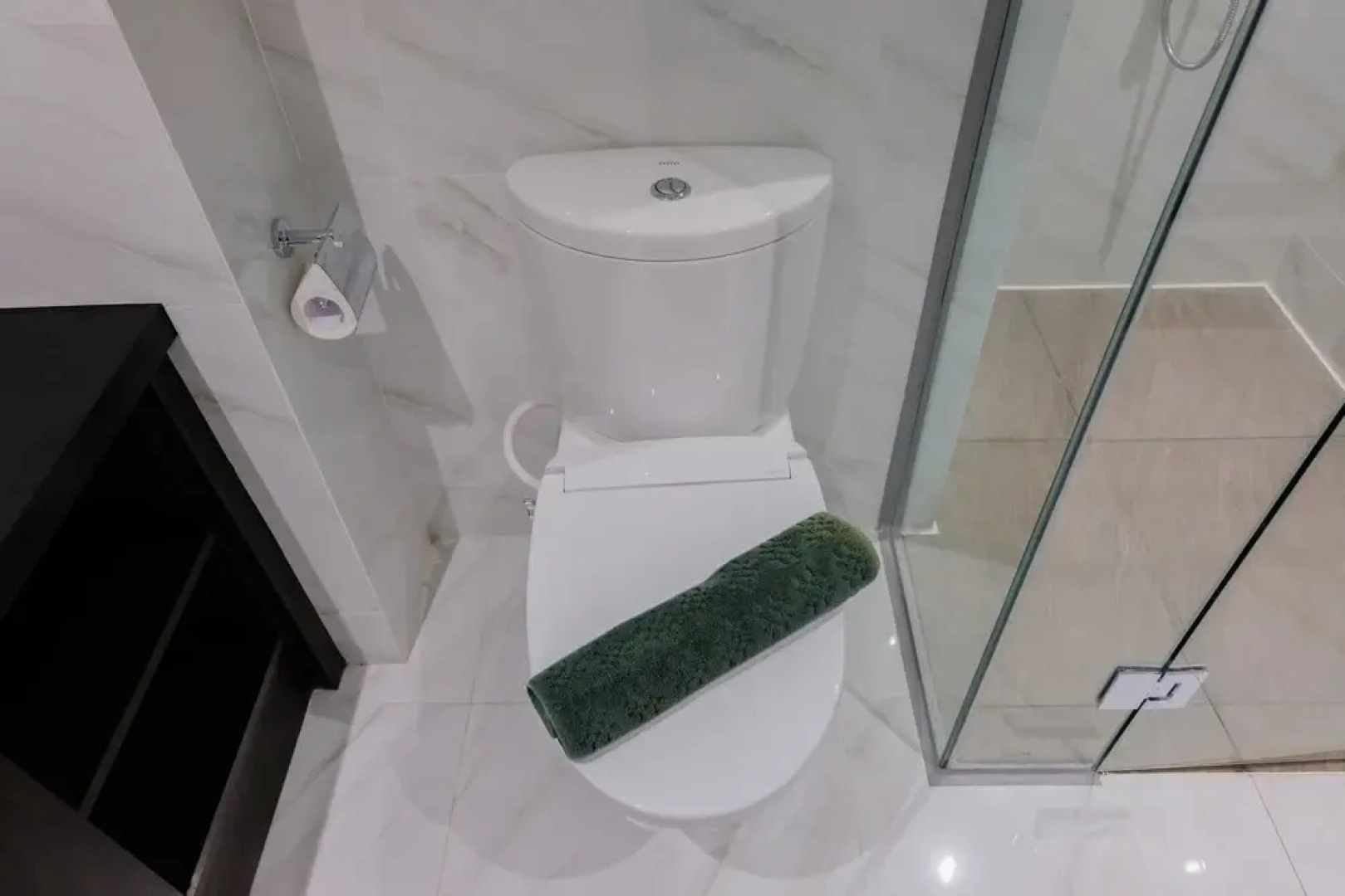 Exclusive 1BR at The Branz Apartment near Shopping Mall