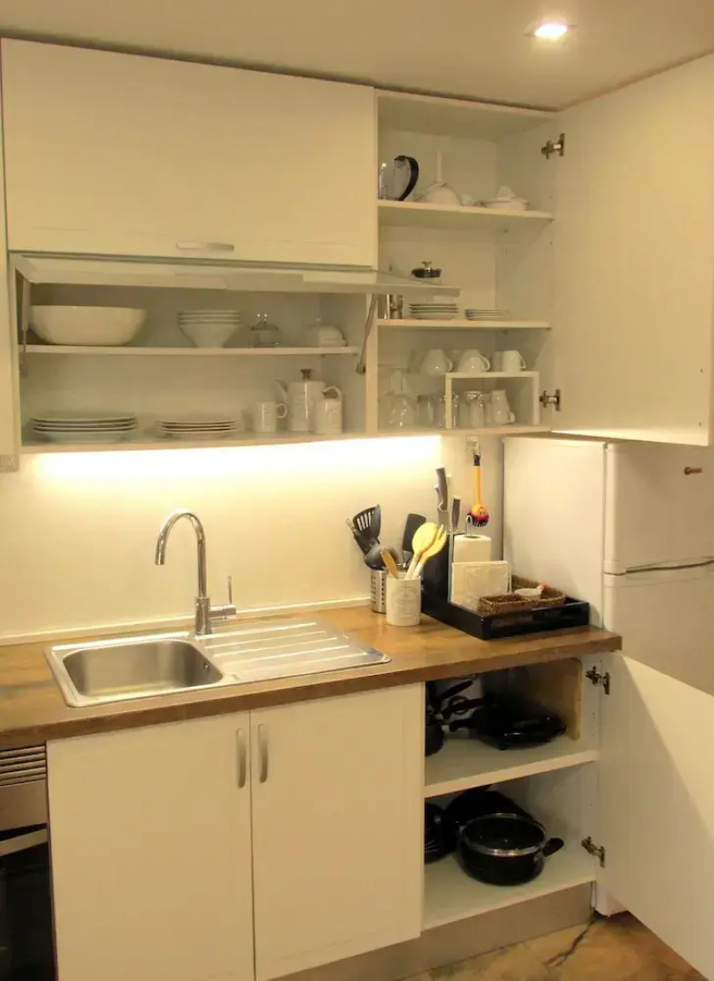 Stunning Studio in Parede, Cascais - up to 4 pax