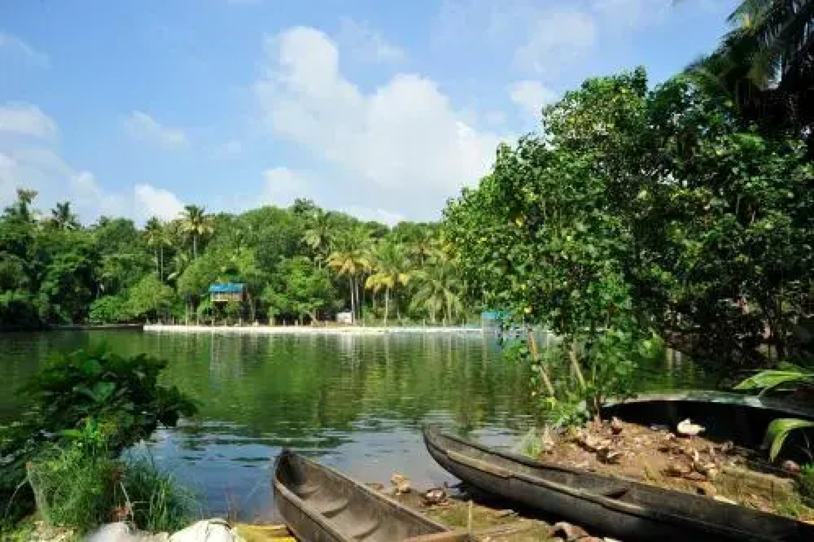 Roomys Nest Ashtamudi Homes