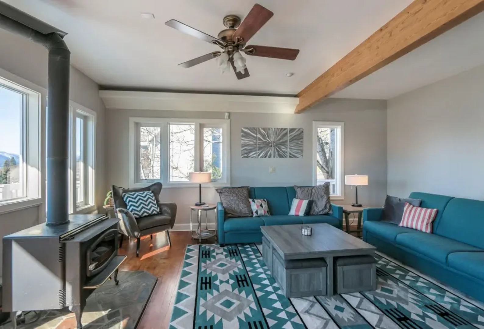 Grandview 3 Bedroom Home by RedAwning