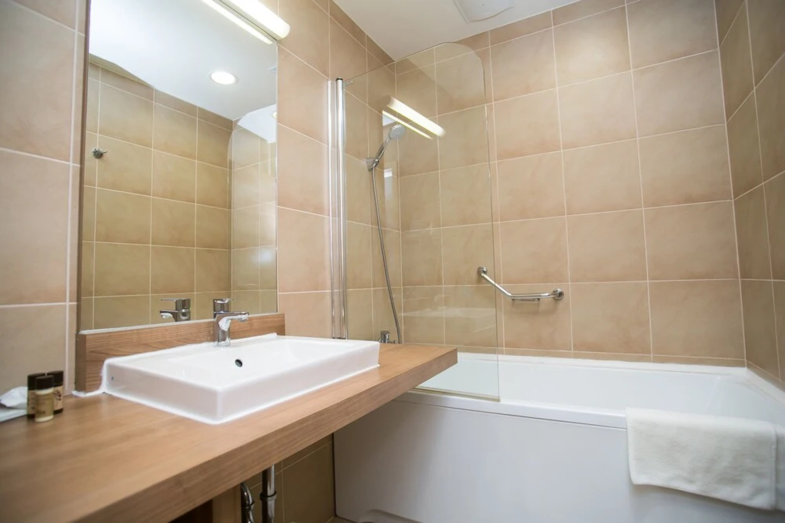 Kenese Bay Garden Resort & Conference