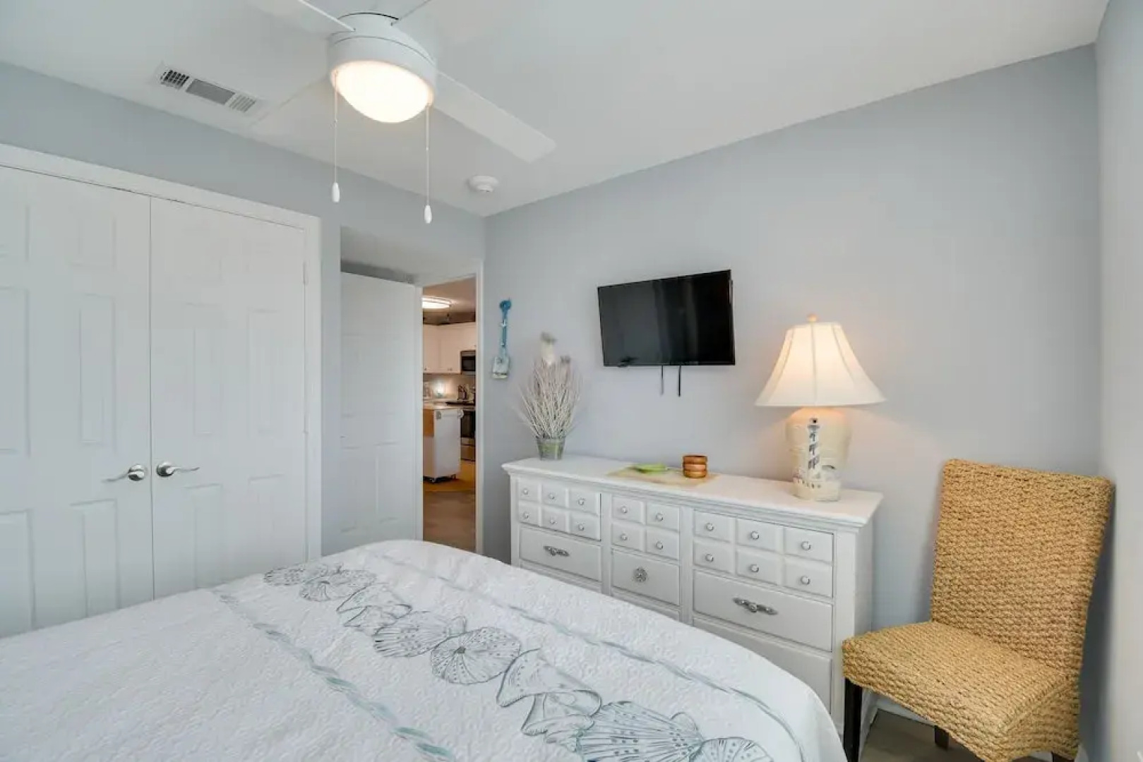 Gulf Shores Condo: Covered Balcony & Beach Access