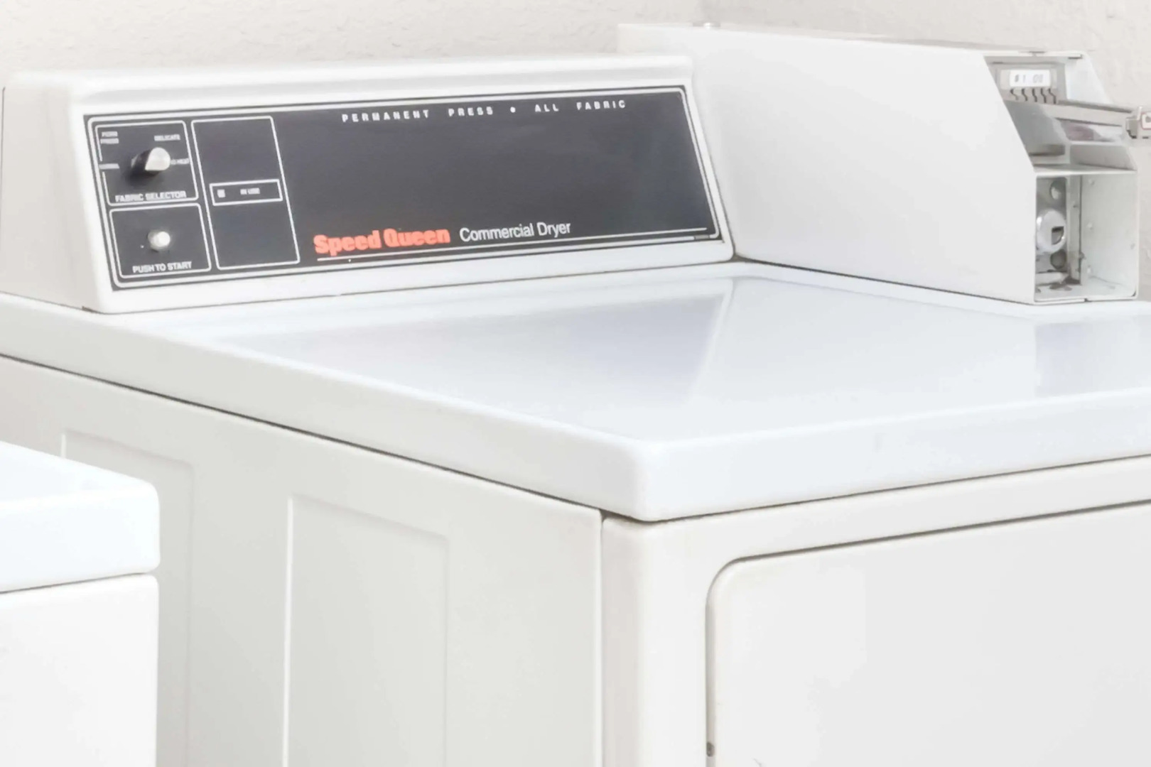 Days Inn & Suites by Wyndham Winnie