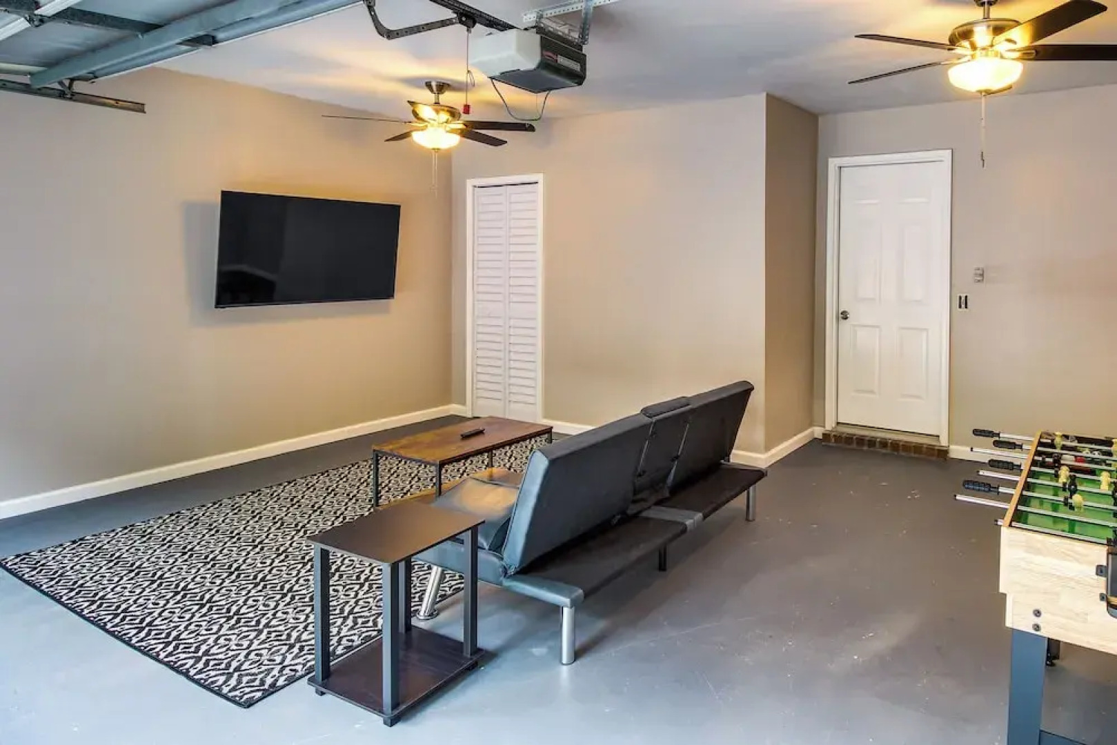 Soothing Savannah Townhome With Patio!